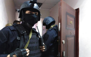 Копію ухвали на обшук житла можуть вручити будь-якій присутній особі, якщо вас немає – ВС