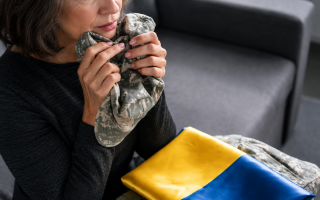 Мати зниклого військового не змогла довести спорідненість через зміну прізвища після шлюбу – їй відмовив і суд