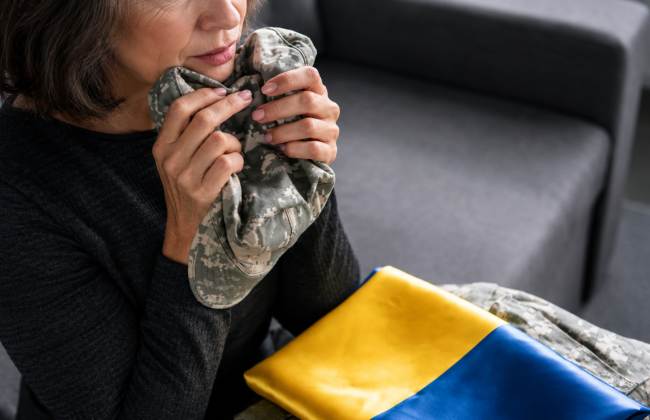 Мати зниклого військового не змогла довести спорідненість через зміну прізвища після шлюбу – їй відмовив і суд