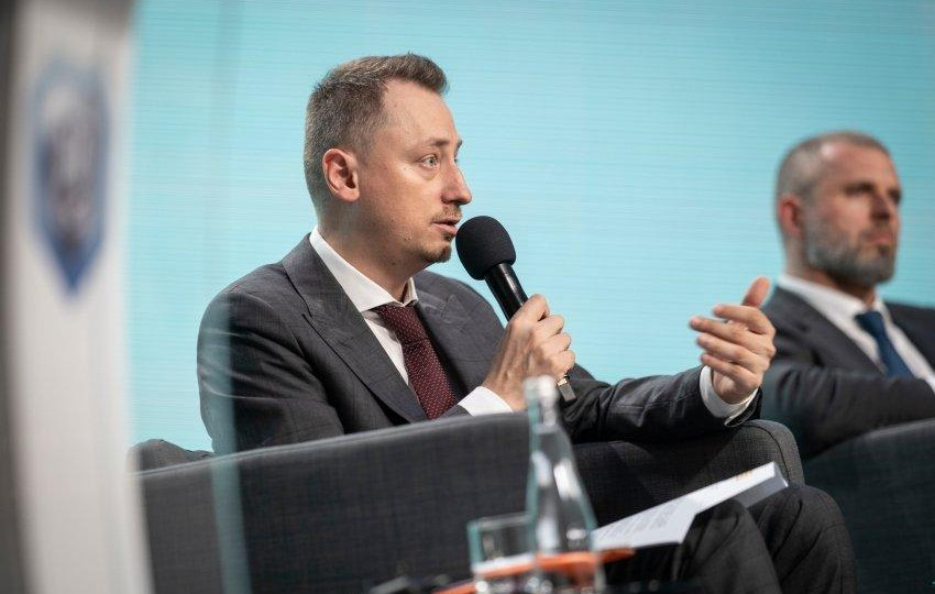 Работники под риском потери бронирования: правительство дало бизнесу три месяца на проверку критичности