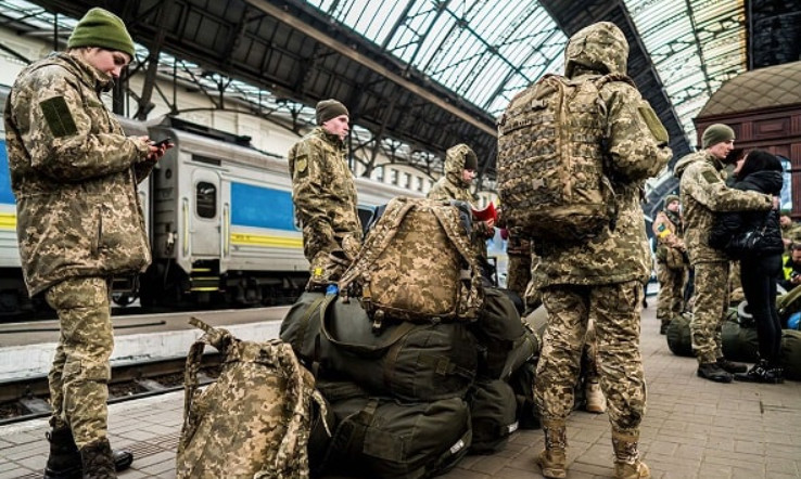 Как военнослужащим оформить отпуск
