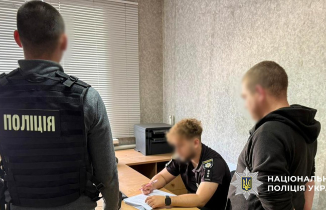 У Дніпрі працівники ТЦК виштовхнули з авто біля смітника чоловіка, якому стало зле, а самі втекли