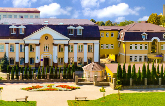 Північно-західний апеляційний господарський суд повідомив про наявність вакантних посад