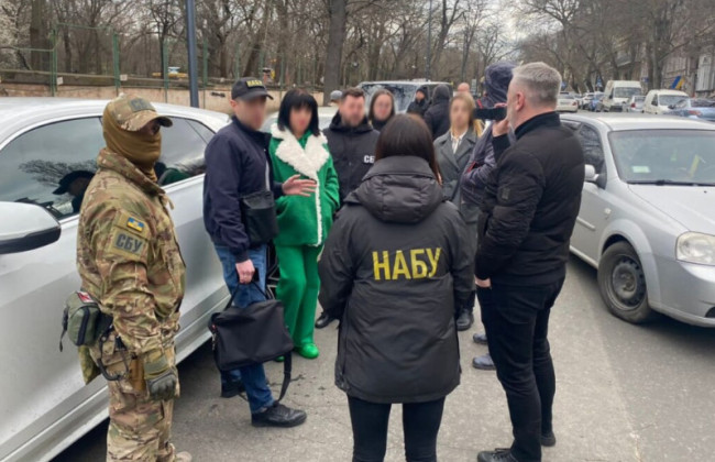 Людмилу Салтан, яка просила $4 тисячі за ухвалення рішення, звільнили з посади судді в Одесі