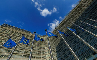 Украинцы, уже находящиеся под временной защитой в ЕС, не потеряют свой статус — Еврокомиссия