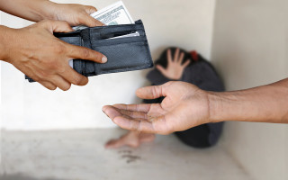 На кордоні зірвали схему продажу малолітнього хлопчика «усиновлювачам» з Іспанії – організатор отримав 10 років ув’язнення