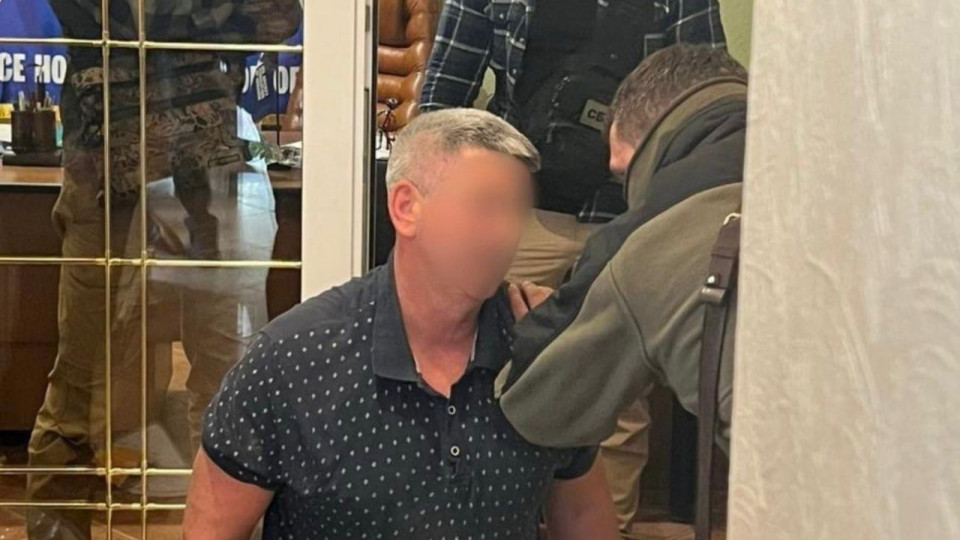 In Kyiv, the founder of a charitable organization was tried for organizing illegal exit abroad of conscripts for $12,000