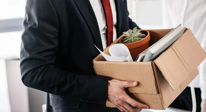 The Supreme Court confirmed the dismissal of an employee who did not come to work for 3 months due to a blocked account