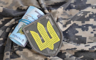 Кто получает 100, 70, 50 и 30 тысяч гривен — в ТЦК разъяснили систему «боевых» выплат