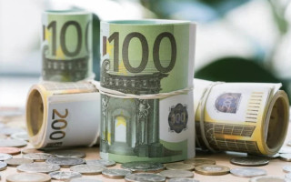 Мошенники-«ясновидящие» выманили у 74-летней женщины более 130 тысяч евро на ритуал «очищения» денег