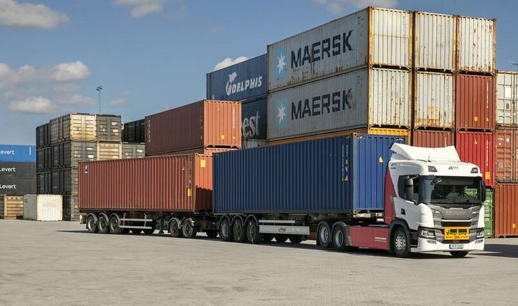 Giants of the Roads: Government Launches Experiment with the Longest Trucks in Ukraine