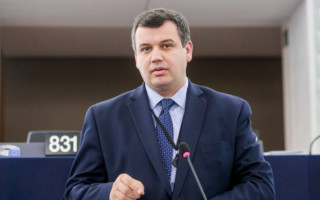 Новым премьер-министром Румынии стал уроженец Украины