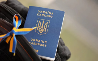Мужчина получил разрешение на выезд за границу, однако из-за изменений в законодательстве не смог сняться с воинского учета — какое решение принял суд