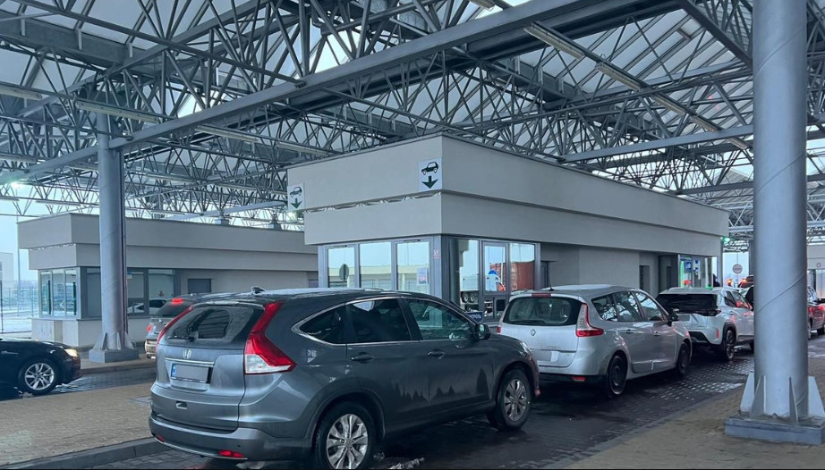 Large queues formed at the border with Poland on June 6 — where the most cars were recorded