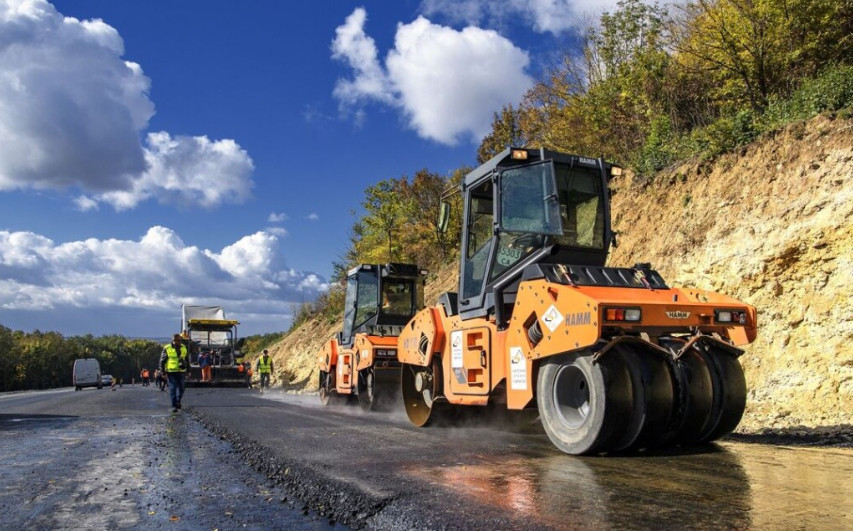 The Cabinet of Ministers allocated 3.5 billion UAH for urgent repairs of local roads