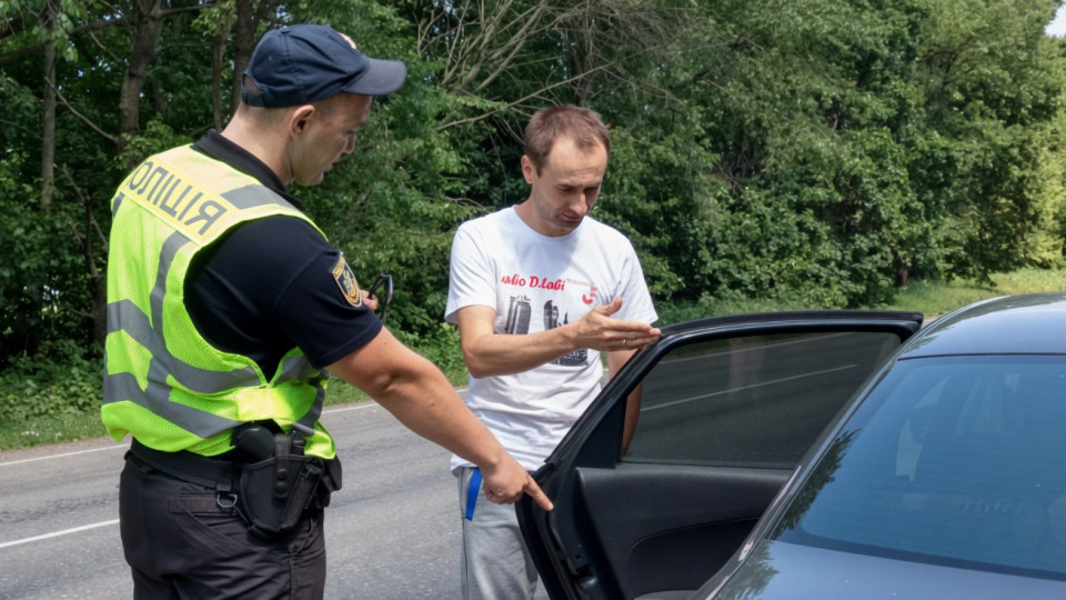 Police ask to open the trunk or show the bag — when a citizen can say "no"