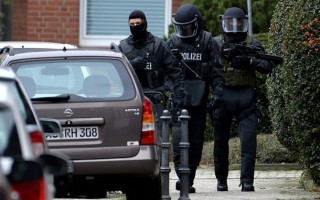 В Германии задержали мужчин, выдававших себя за полицейских в списанном патрульном автомобиле