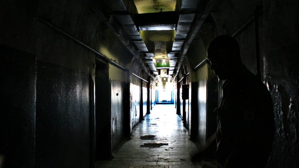 Prisoner forced to carry slippers in his teeth: investigation launched in Odessa pre-trial detention center after scandal, video