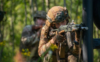 Выплаты военным в 2026 году: чем отличаются боевые от денежного обеспечения