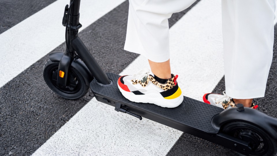 In Poland, parents of children riding electric scooters without helmets began to be fined: what sanctions are provided