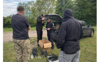 На Донеччині затримали військового медика, який викрав та продав 16 дронів своєї частини – ДБР