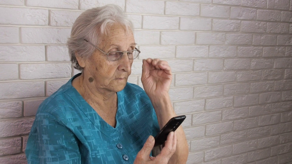 Ukrainian Pensioners Abroad – How Not to Lose Payments During the War