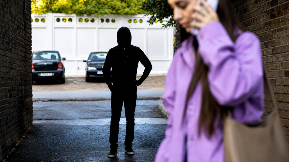 For Harassing Messages and Stalking, a Fine of 68 Thousand UAH and 4 Years Imprisonment May Be Imposed