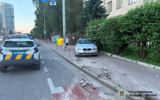 В Киеве автомобиль BMW сбил пешехода после столкновения с ВАЗ – виновник трагедии задержан