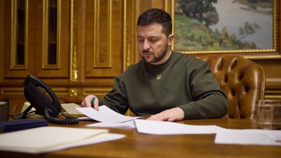 Володимир Зеленський підписав закон, який виключає російську мову з переліку захищених в Україні