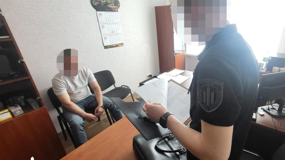 In Cherkasy region, a police officer was notified of suspicion for beating a man during mobilization group work