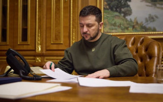 Володимир Зеленський підписав закон, який виключає російську мову з переліку захищених в Україні
