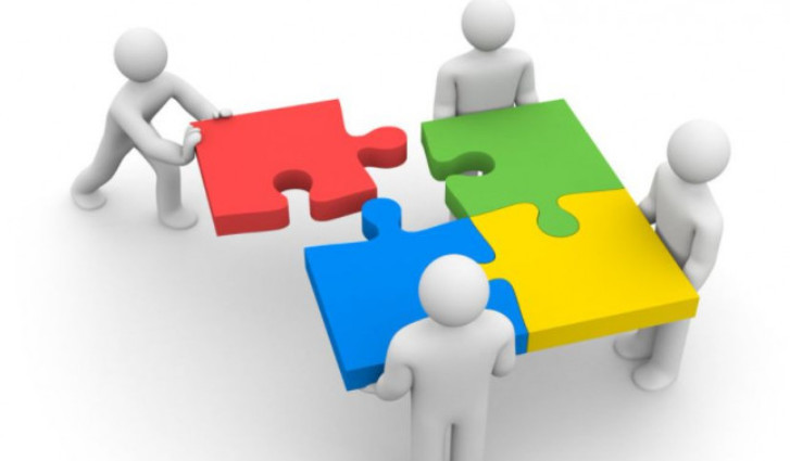 Can a public association with legal entity status have its own symbols subject to state registration