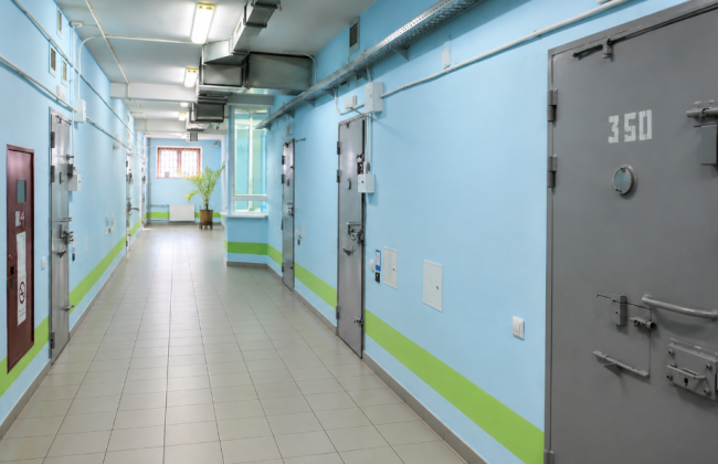 Заключенных смогут переводить в другие учреждения, если проверка выявит ненадлежащие условия содержания