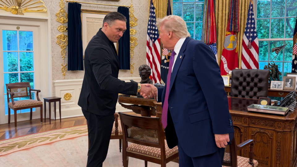 Олександр Усик зустрівся із Дональдом Трампом у Білому домі, фото