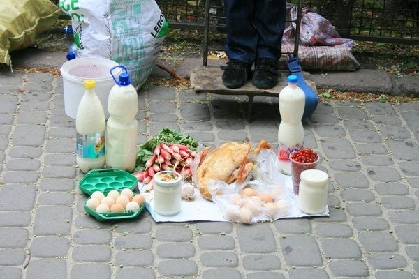 Стихійна торгівля продуктами – які хвороби можна підхопити з домашньої їжі