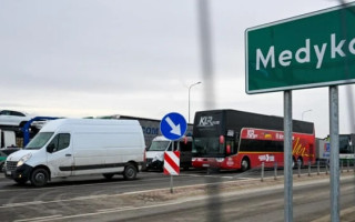 Up to 8 buses in 12 hours: On June 15 Poland begins repair work at the Medyka checkpoint, long queues expected