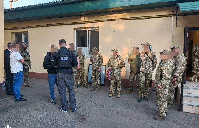 ГБР разоблачило издевательство в ТЦК в Одесской области: мужчин избивали, незаконно удерживали и подвергали сексуальному насилию
