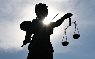 ЄС та Україна відкрили перший кластер переговорів про вступ: які вимоги має виконати Україна