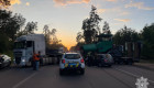 В Киеве в результате ДТП на Гостомельском шоссе грузовик полностью перекрыл проезд