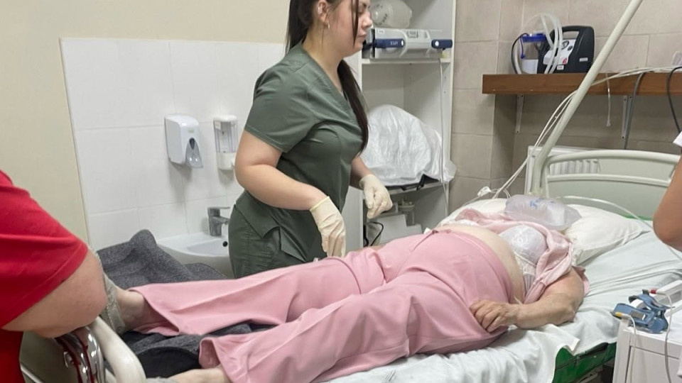 У Мукачеві медики повернули до життя жінку, яка подавилася шашликом