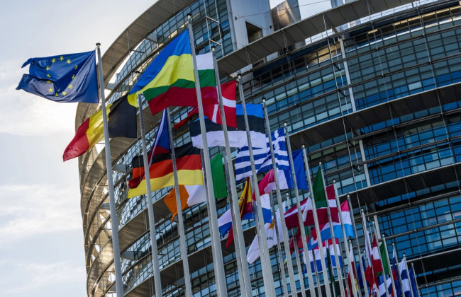Європарламент підтримав нові міграційні правила: мігрантів зможуть утримувати до 24 місяців перед поверненням