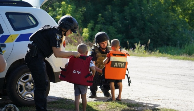 Із 23 населених пунктів Дніпропетровщини оголошено примусову евакуацію родин з дітьми