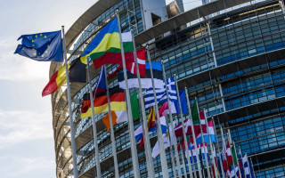 Європарламент підтримав нові міграційні правила: мігрантів зможуть утримувати до 24 місяців перед поверненням