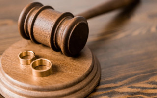 Верховный Суд отказался признать фиктивным «брак ради увольнения со службы»