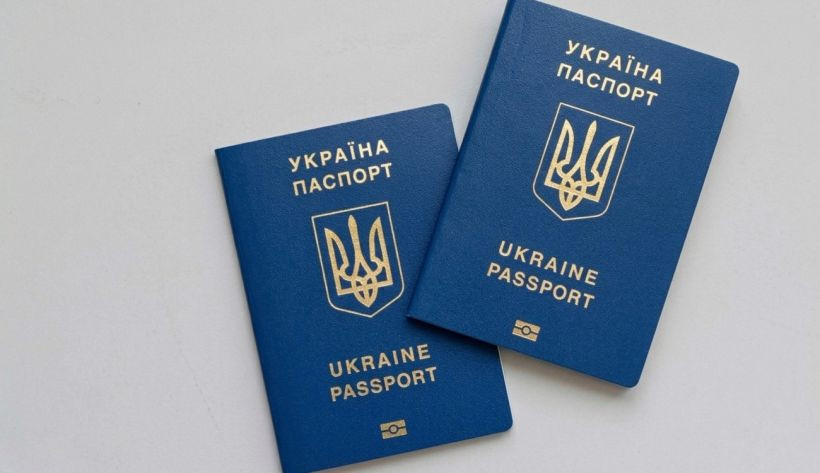 Відмова в паспорті — і вимога змінити ім’я: як «по батькові» стає проблемою для дітей, народжених за кордоном
