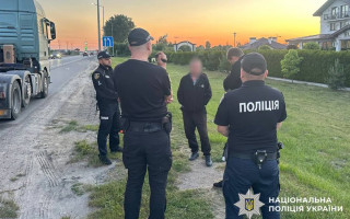 На Хмельниччине водитель-дальнобойщик пытался изнасиловать 13-летнего ребенка