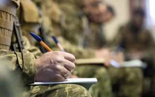 Is it necessary to terminate the old contract before the new one and how is service length calculated – explained by the Ministry of Defense