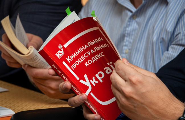 Закрытие дел по срокам хотят отменить: как реформа УПК изменит работу адвокатов и прокуроров