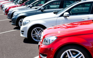 Власники елітних авто за 5 місяців сплатили майже 140 млн грн податку – де найбільше