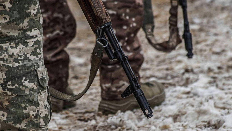 Бабушка погибшего военнослужащего хотела получить статус иждивенки: как суд оценил её пенсию и почему отказал